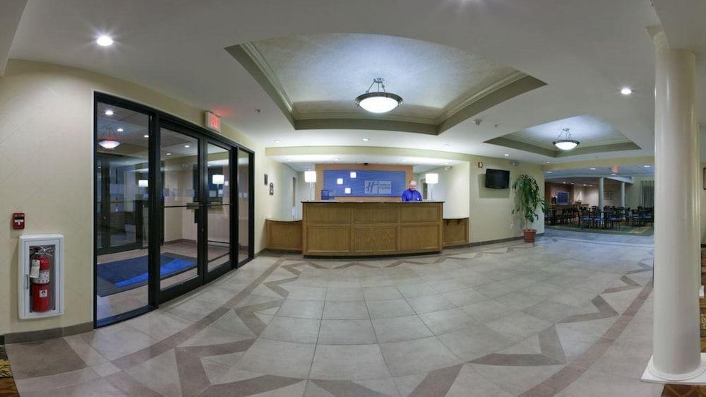 Holiday Inn Express & Suites Carneys Point - Pennsville By Ihg Экстерьер фото