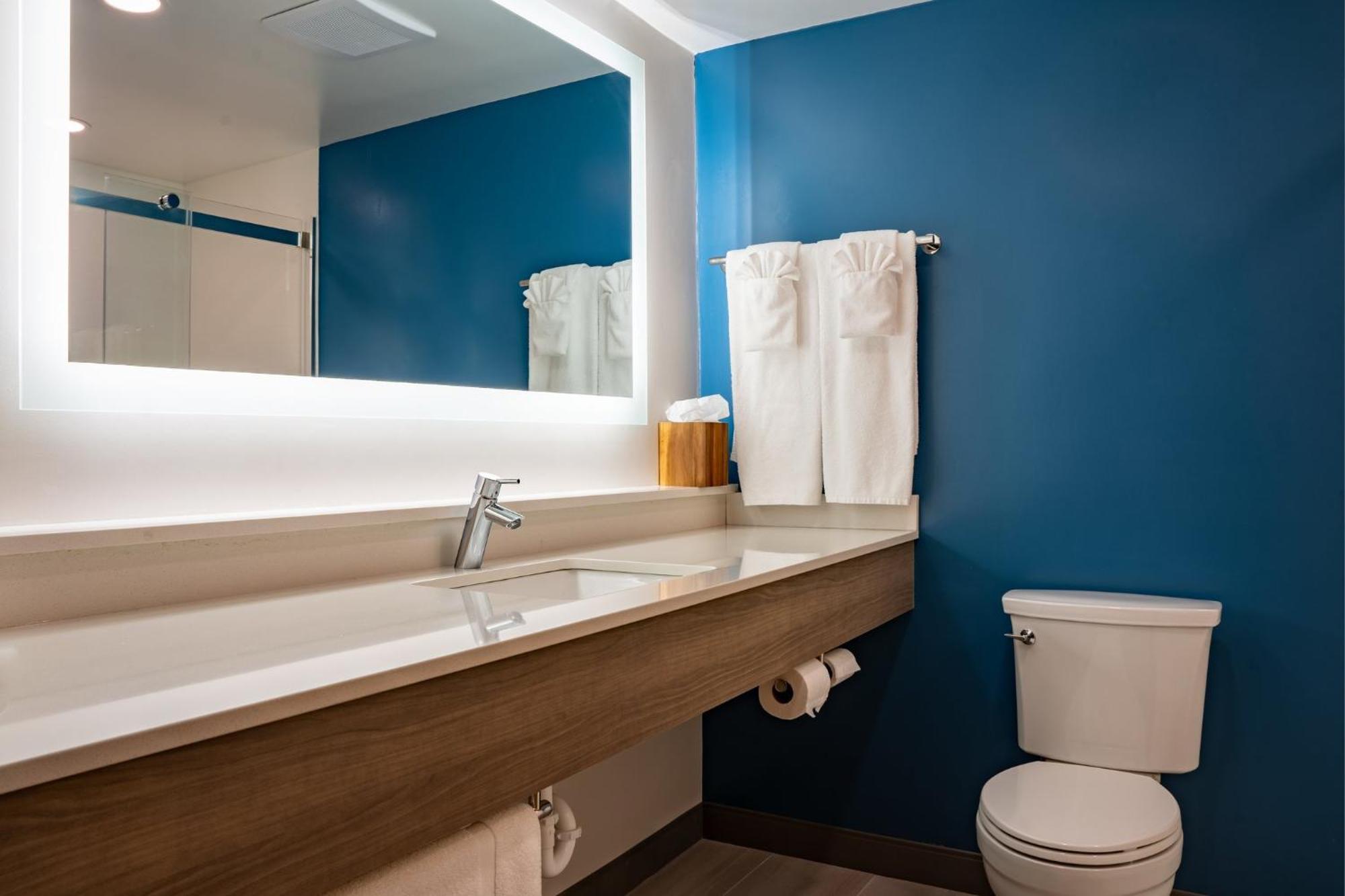 Holiday Inn Express & Suites Carneys Point - Pennsville By Ihg Экстерьер фото