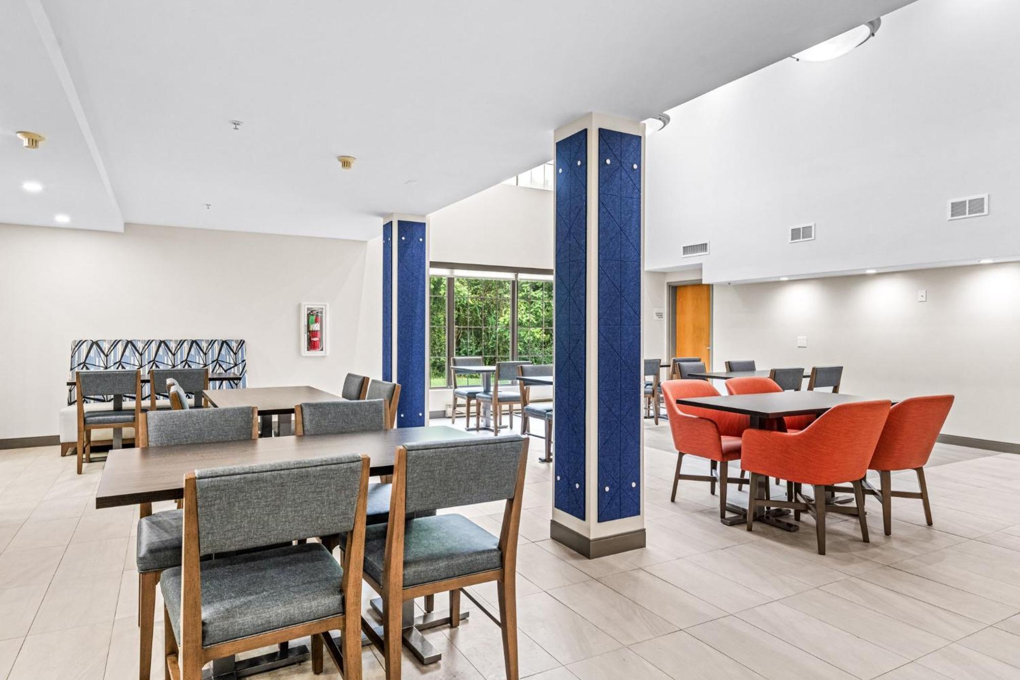 Holiday Inn Express & Suites Carneys Point - Pennsville By Ihg Экстерьер фото