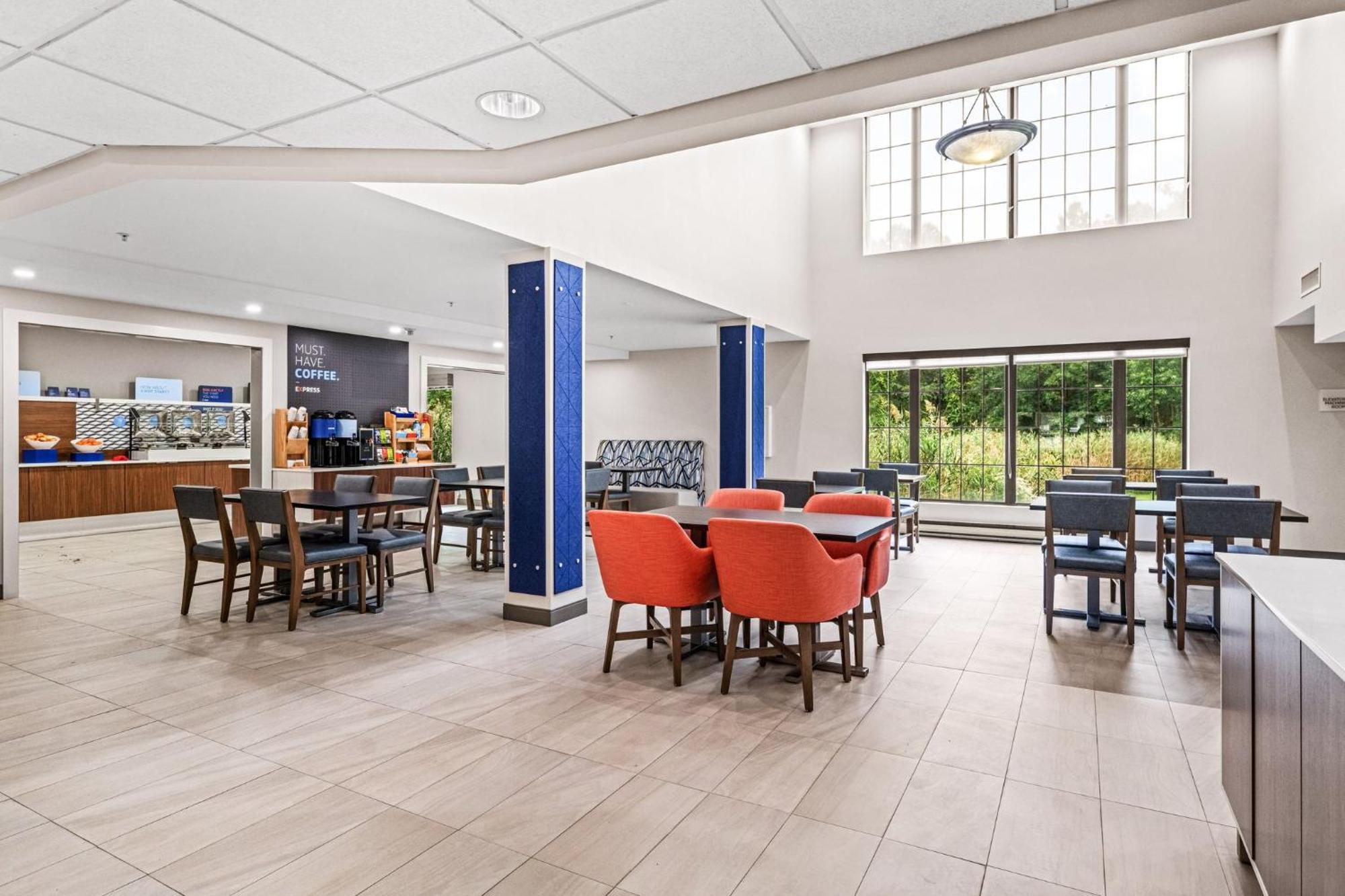 Holiday Inn Express & Suites Carneys Point - Pennsville By Ihg Экстерьер фото