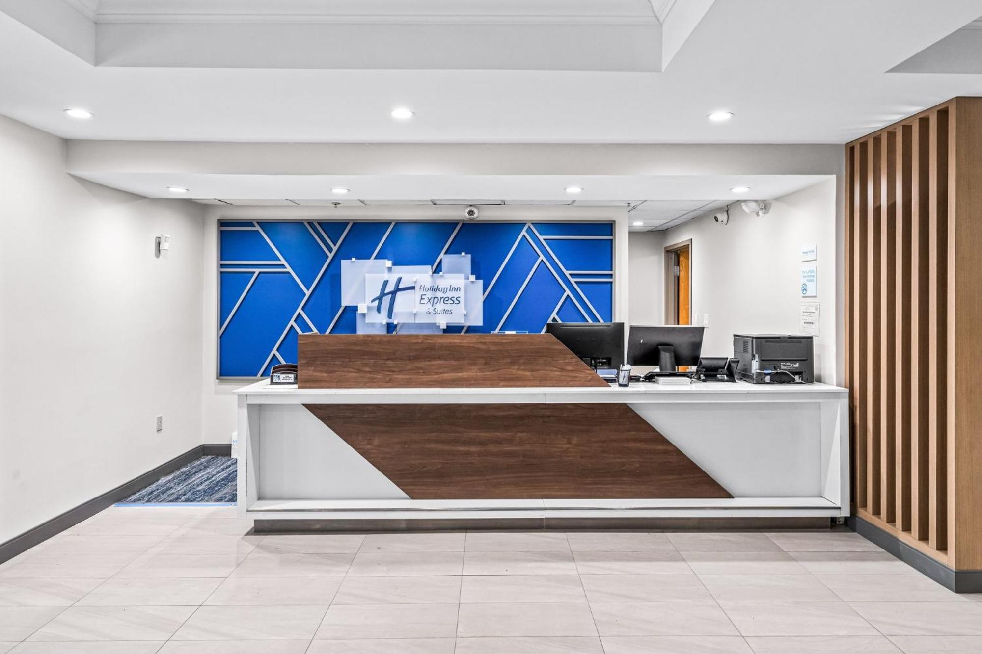 Holiday Inn Express & Suites Carneys Point - Pennsville By Ihg Экстерьер фото
