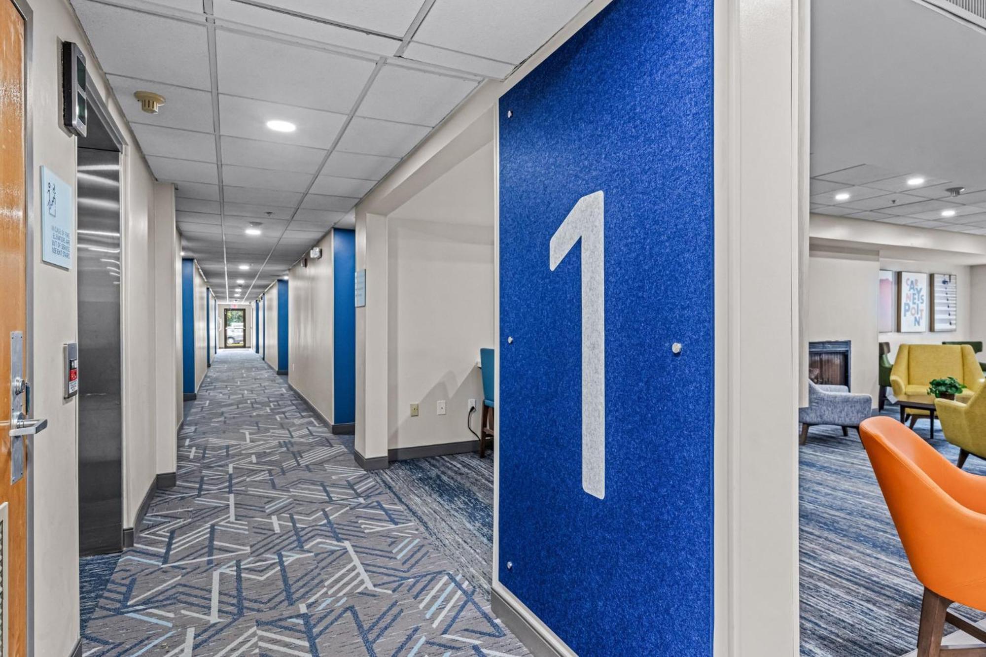 Holiday Inn Express & Suites Carneys Point - Pennsville By Ihg Экстерьер фото