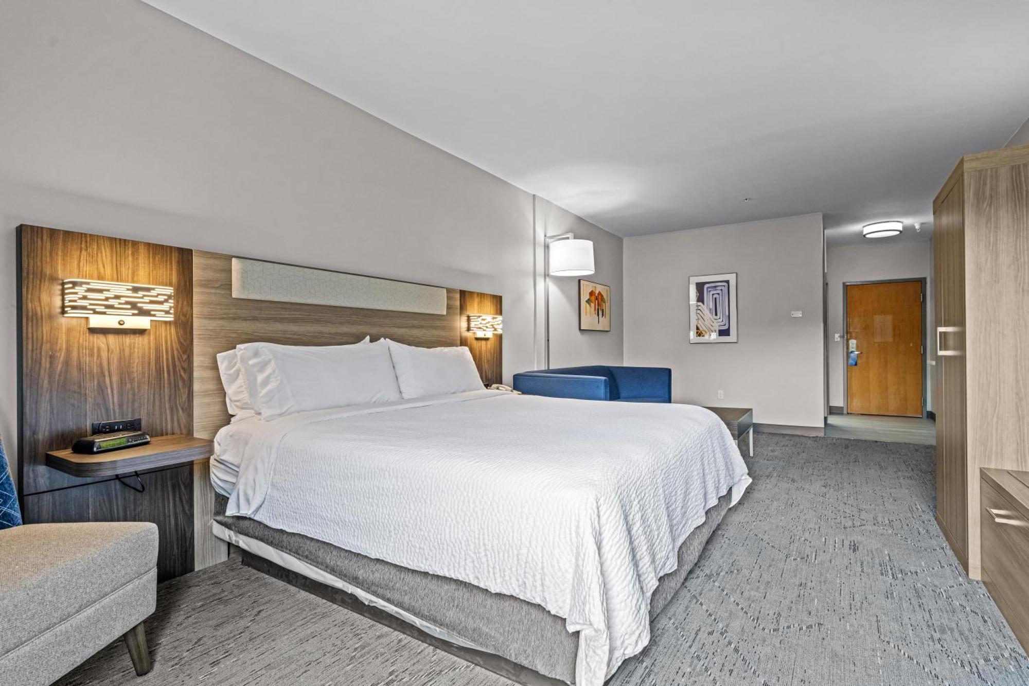 Holiday Inn Express & Suites Carneys Point - Pennsville By Ihg Экстерьер фото