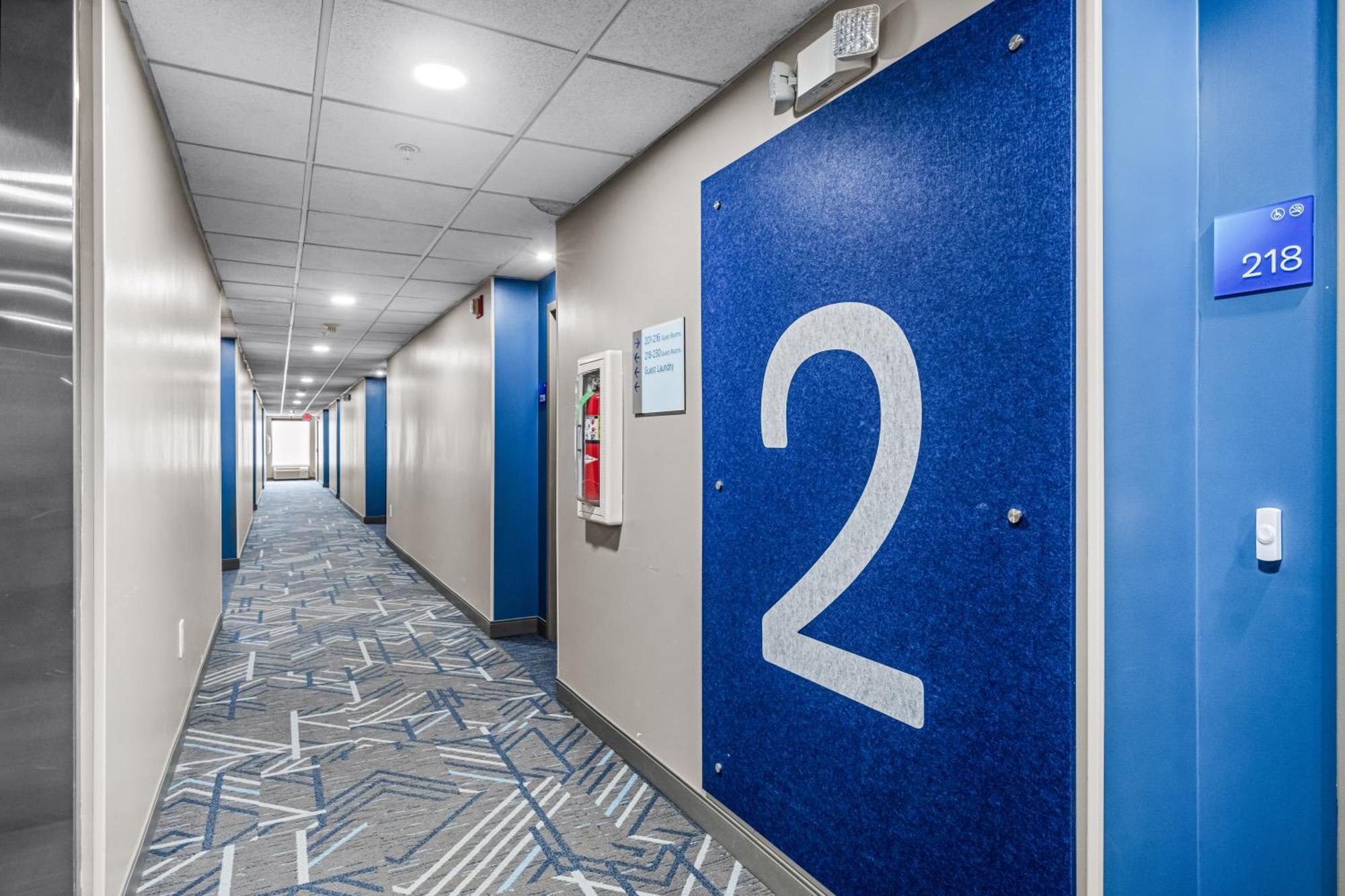 Holiday Inn Express & Suites Carneys Point - Pennsville By Ihg Экстерьер фото